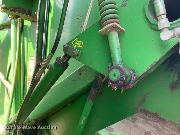 image for item DL7079 1992 John Deere 535  round baler