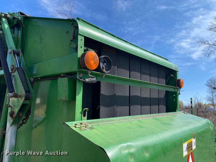 image for item DL7079 1992 John Deere 535  round baler