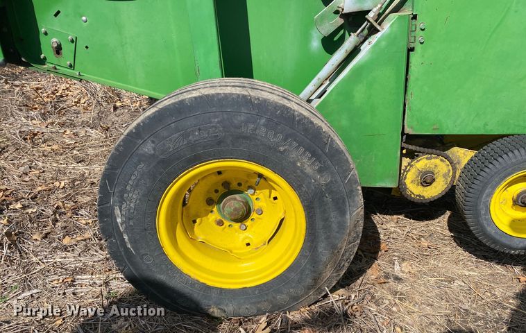 image for item DL7079 1992 John Deere 535  round baler