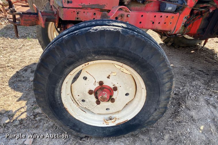 image for item DL7083 Belarus 560M  tractor