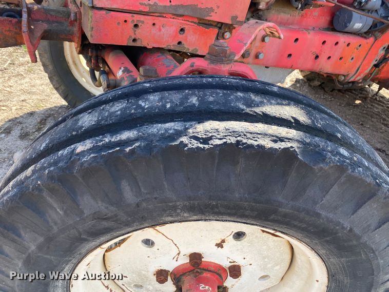 image for item DL7083 Belarus 560M  tractor