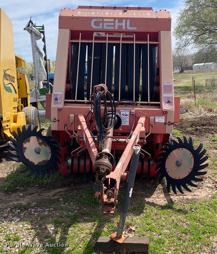 image for item DL7091 Gehl RB1475  round baler