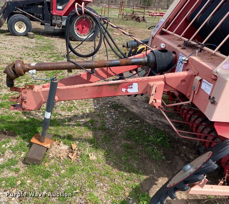 image for item DL7091 Gehl RB1475  round baler