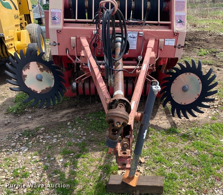 image for item DL7091 Gehl RB1475  round baler