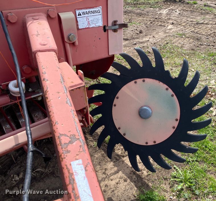 image for item DL7091 Gehl RB1475  round baler