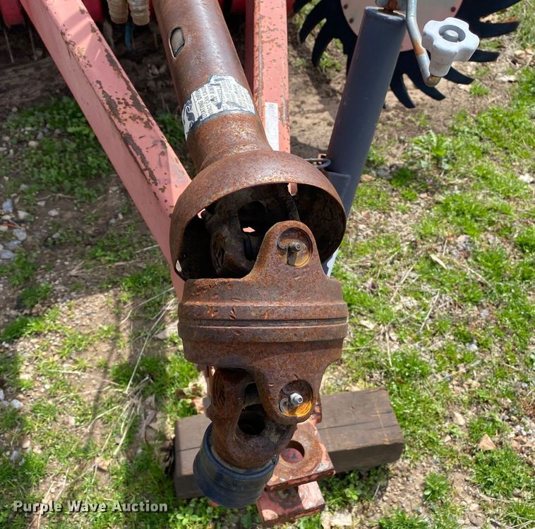 image for item DL7091 Gehl RB1475  round baler