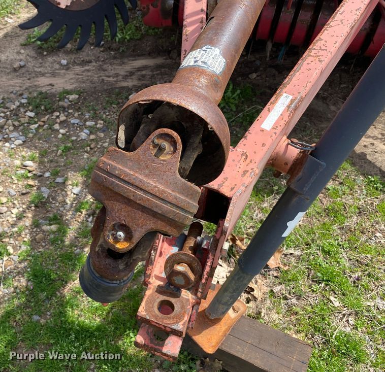 image for item DL7091 Gehl RB1475  round baler