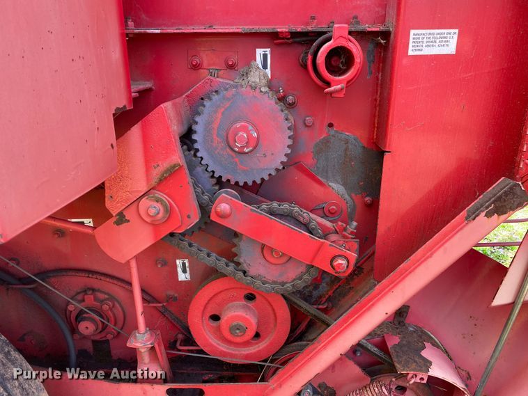 image for item DL7091 Gehl RB1475  round baler