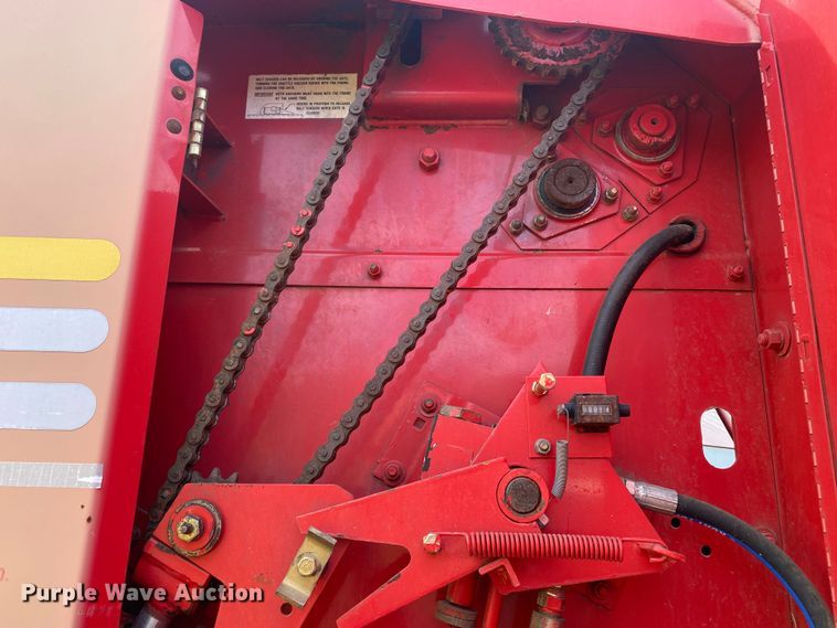 image for item DL7091 Gehl RB1475  round baler