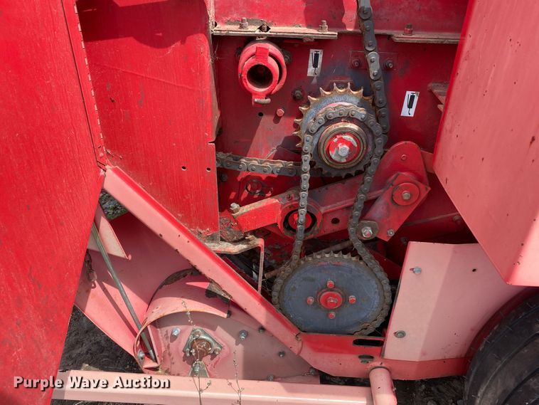 image for item DL7091 Gehl RB1475  round baler