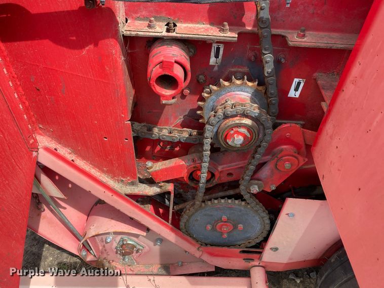 image for item DL7091 Gehl RB1475  round baler