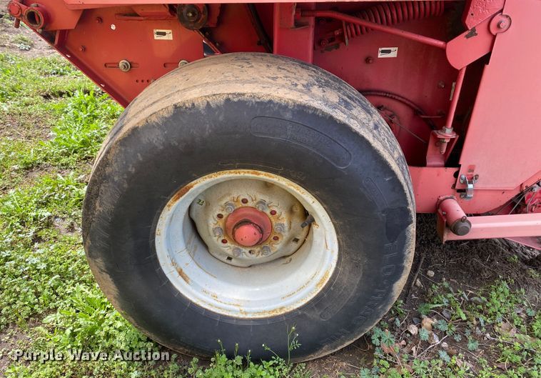 image for item DL7091 Gehl RB1475  round baler