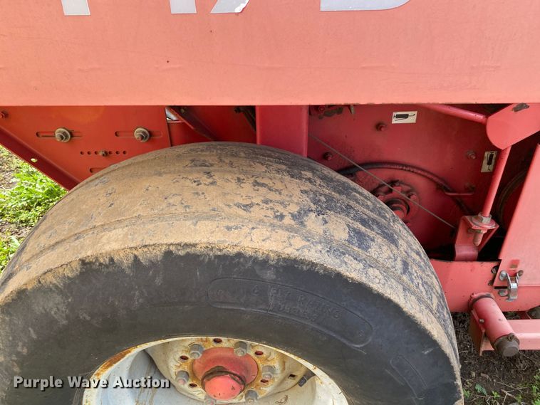 image for item DL7091 Gehl RB1475  round baler