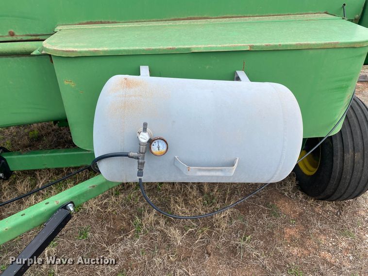 image for item DL7100 John Deere 328  small square baler