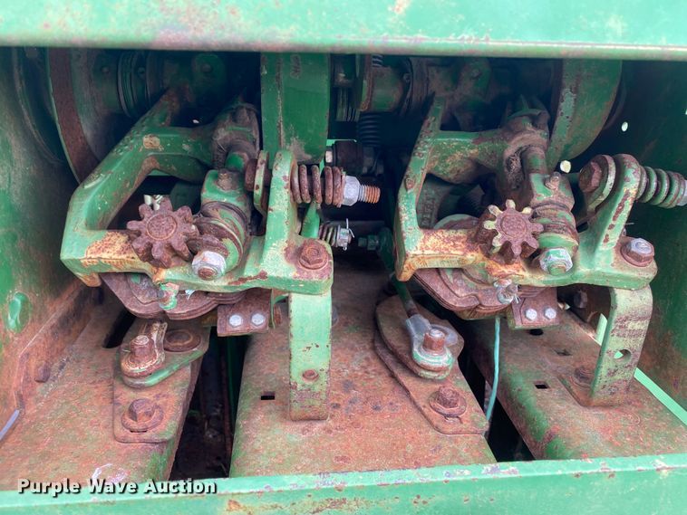 image for item DL7100 John Deere 328  small square baler