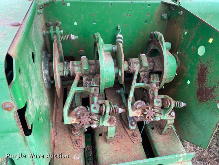 image for item DL7100 John Deere 328  small square baler