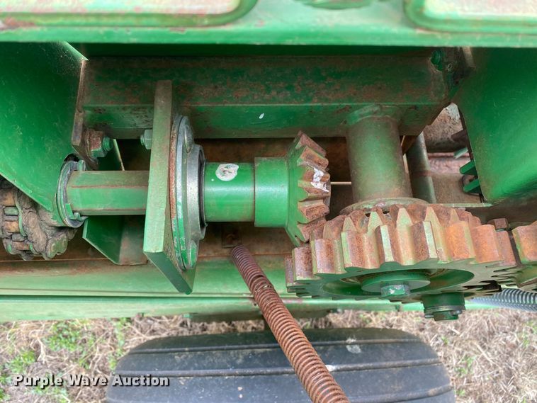 image for item DL7100 John Deere 328  small square baler