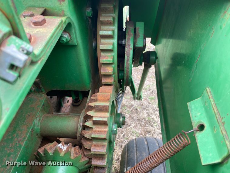 image for item DL7100 John Deere 328  small square baler