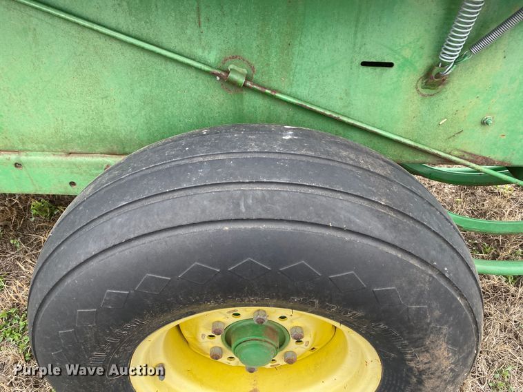 image for item DL7100 John Deere 328  small square baler