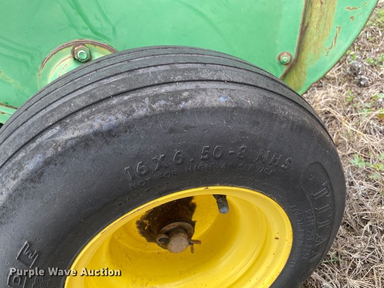 image for item DL7100 John Deere 328  small square baler