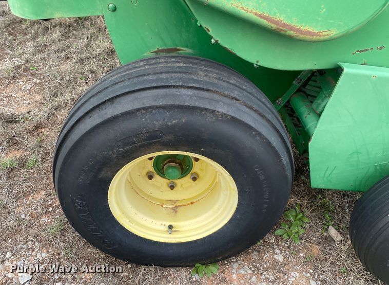 image for item DL7100 John Deere 328  small square baler
