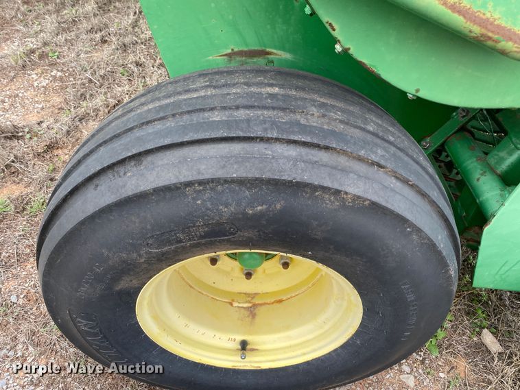 image for item DL7100 John Deere 328  small square baler