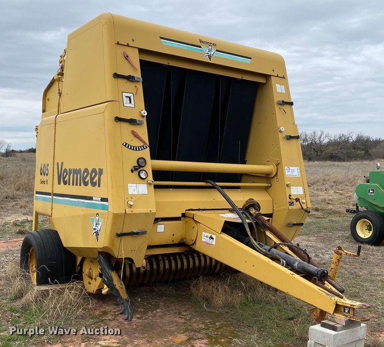 image for item DL7101 1994 Vermeer 605 Series K  round baler