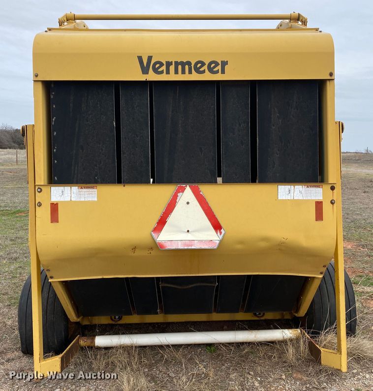image for item DL7101 1994 Vermeer 605 Series K  round baler