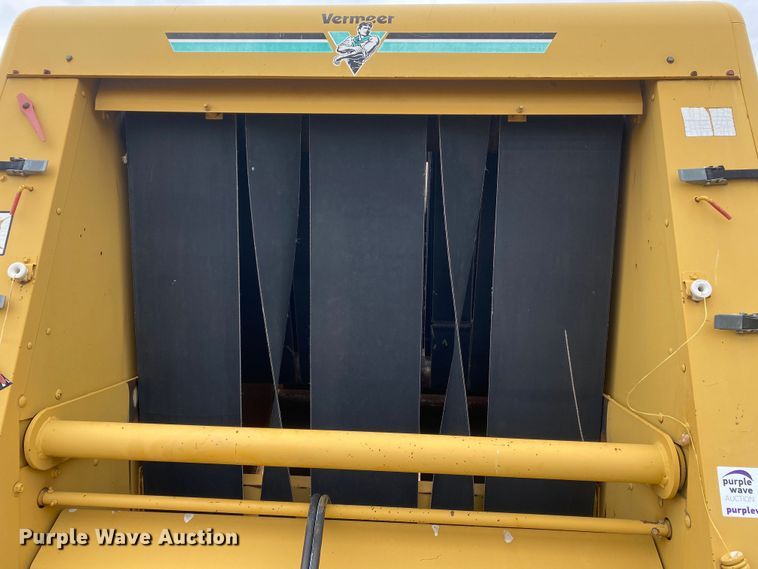 image for item DL7101 1994 Vermeer 605 Series K  round baler