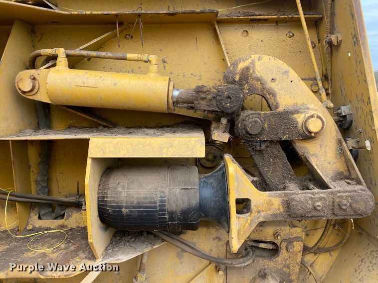 image for item DL7101 1994 Vermeer 605 Series K  round baler