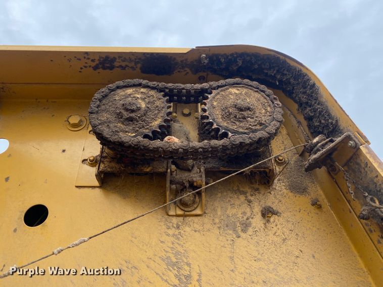 image for item DL7101 1994 Vermeer 605 Series K  round baler