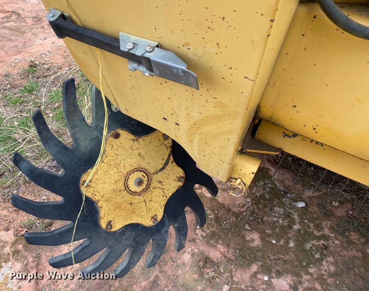 image for item DL7101 1994 Vermeer 605 Series K  round baler