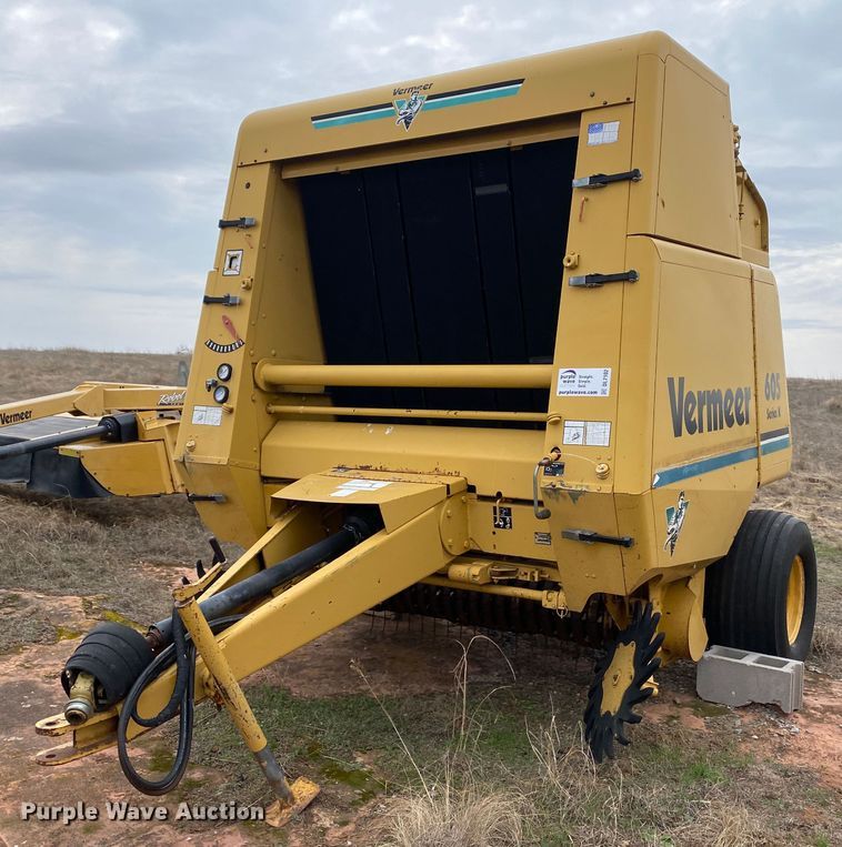image for item DL7102 1994 Vermeer 605 Series K  round baler