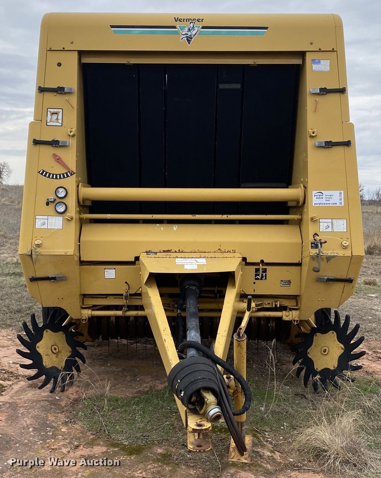 image for item DL7102 1994 Vermeer 605 Series K  round baler