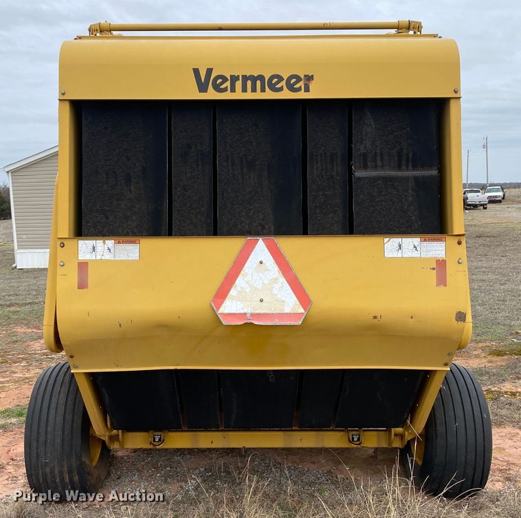 image for item DL7102 1994 Vermeer 605 Series K  round baler