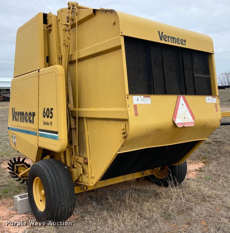 image for item DL7102 1994 Vermeer 605 Series K  round baler