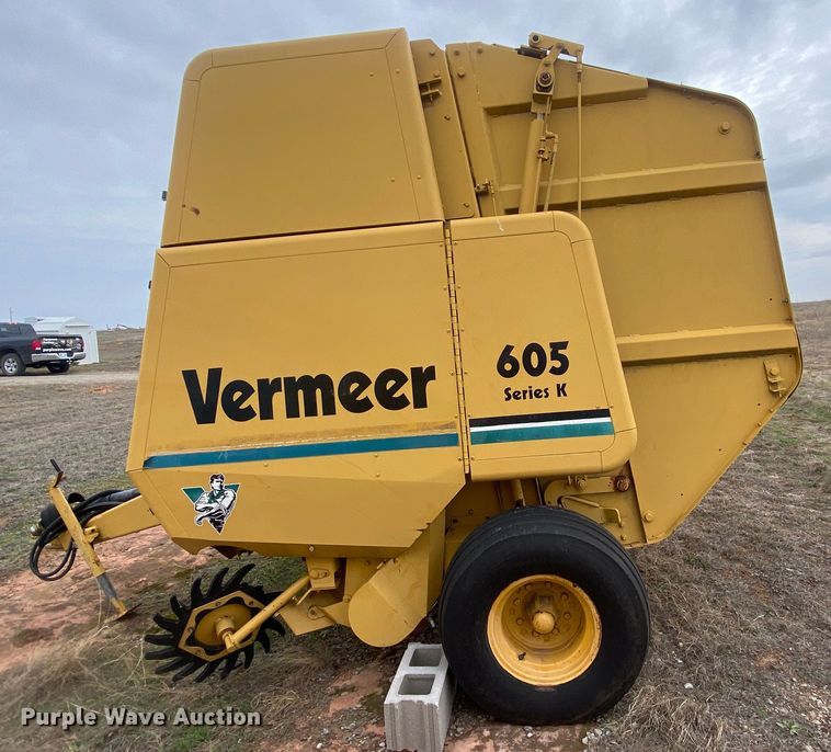 image for item DL7102 1994 Vermeer 605 Series K  round baler