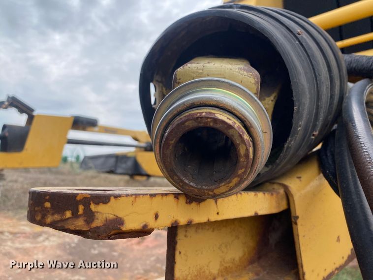 image for item DL7102 1994 Vermeer 605 Series K  round baler