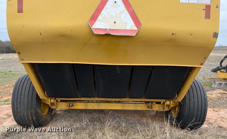 image for item DL7102 1994 Vermeer 605 Series K  round baler