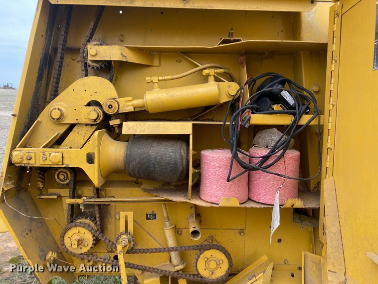 image for item DL7102 1994 Vermeer 605 Series K  round baler