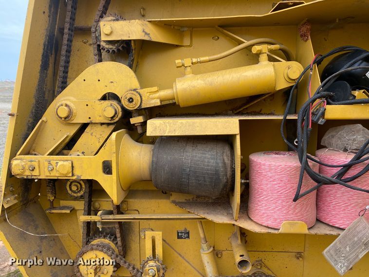 image for item DL7102 1994 Vermeer 605 Series K  round baler