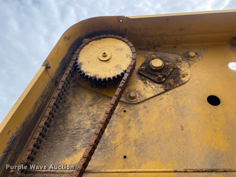 image for item DL7102 1994 Vermeer 605 Series K  round baler