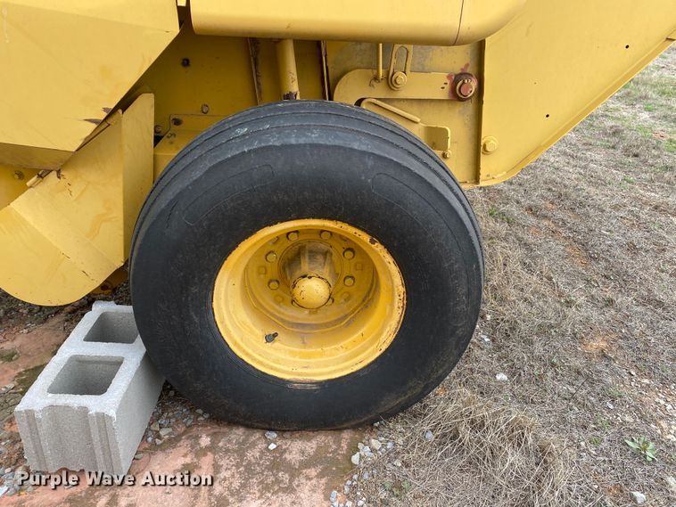 image for item DL7102 1994 Vermeer 605 Series K  round baler