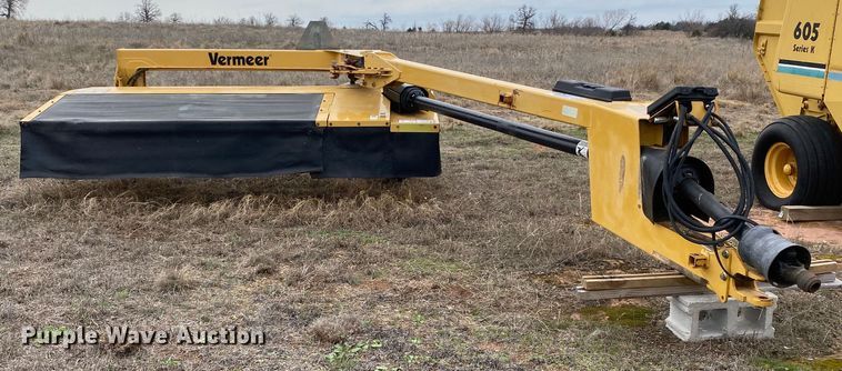 image for item DL7103 Vermeer TM700  disc mower