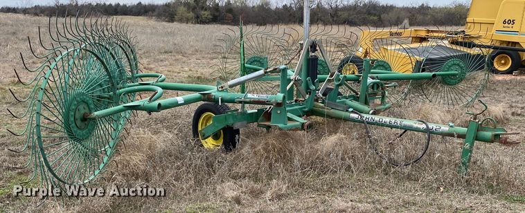 image for item DL7104 John Deere 702  hay rake