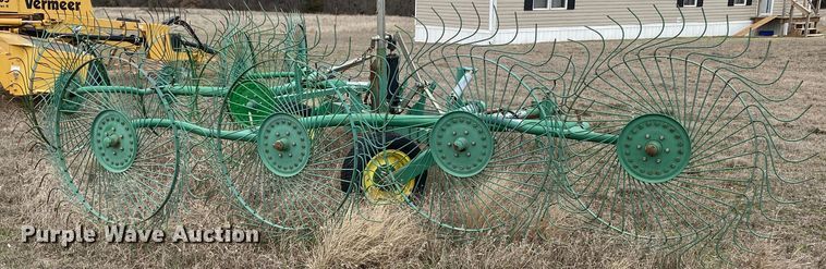image for item DL7104 John Deere 702  hay rake