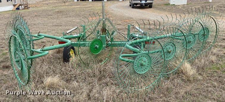 image for item DL7104 John Deere 702  hay rake
