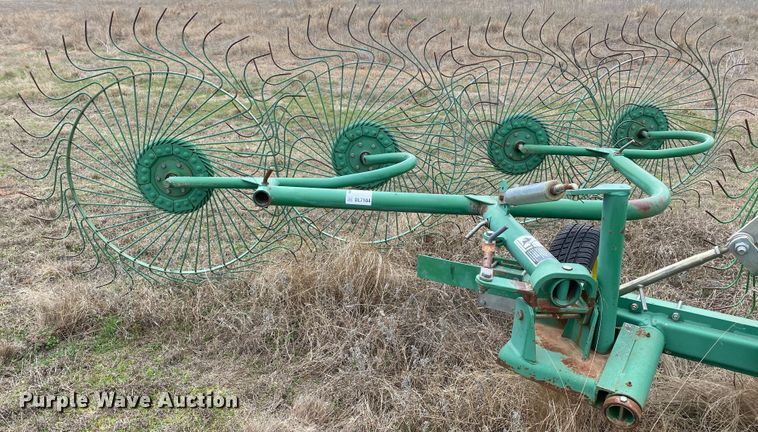 image for item DL7104 John Deere 702  hay rake