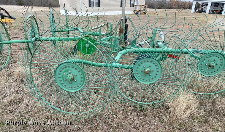image for item DL7104 John Deere 702  hay rake