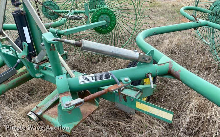 image for item DL7104 John Deere 702  hay rake